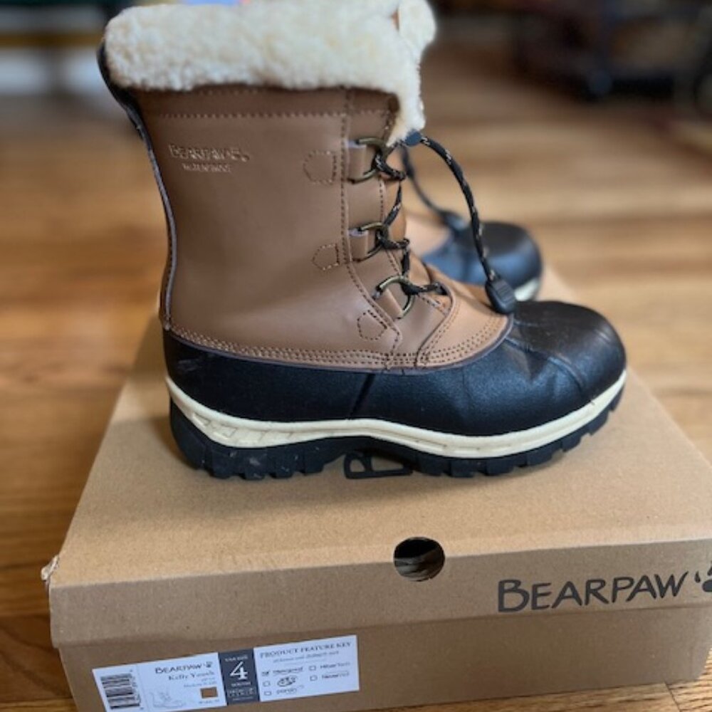 BEARPAW: YOUTH GIRLS 'KELLY' WINTER SNOW BOOTS-SIZE 4 **FANTASTIC CONDITION**